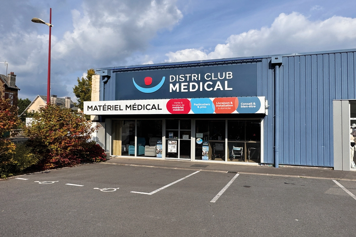 DISTRI CLUB MEDICAL Sedan